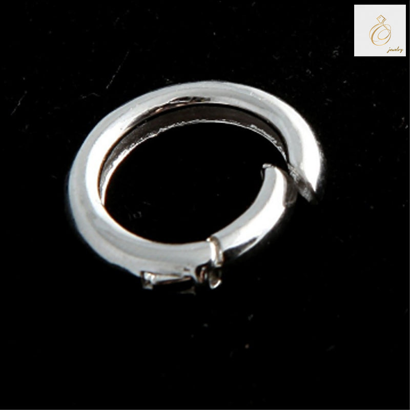 Close-up view of 925 sterling silver lobster clasp showing platinum plated finish and secure mechanism