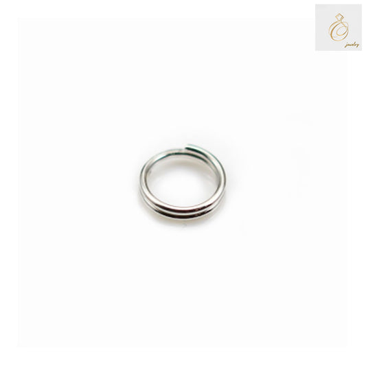 Close-up view of 925 sterling silver double jump rings showing quality and craftsmanship