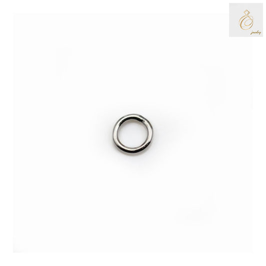 Close-up view of 925 sterling silver platinum plated round closed rings showing quality and finish