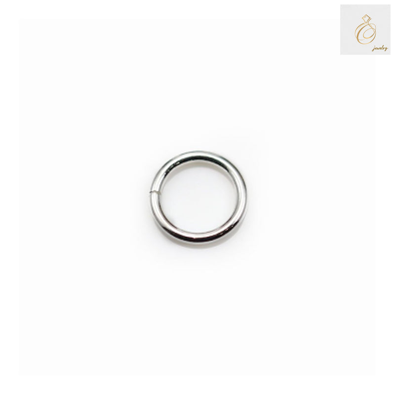 Close-up view of 925 sterling silver round closed jump rings showing quality and finish