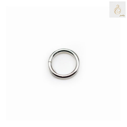 Close-up view of 925 sterling silver round closed jump rings showing quality and finish