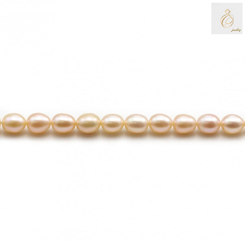 Premium freshwater cultured pearls with natural luster, 39-40cm strand