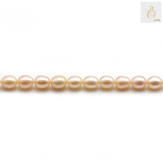 Premium freshwater cultured pearls with natural luster, 39-40cm strand