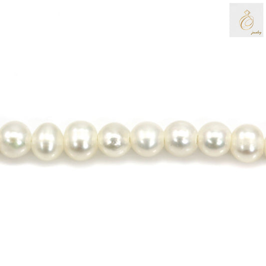 White freshwater cultured pearl strand, 3-4mm round pearls, 39-40cm lengthPremium white freshwater pearls arranged in strand for jewelry making